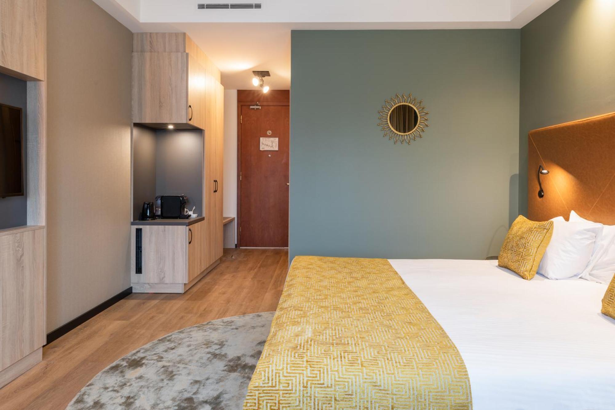 Shanghai Holland 4*